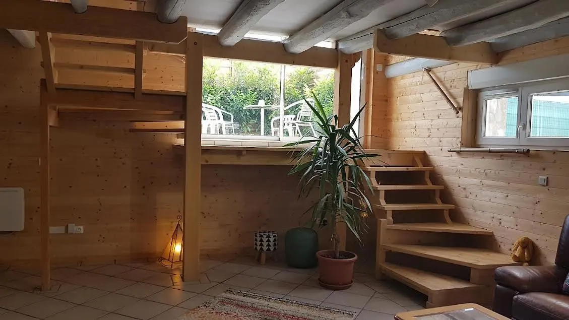 Hébergement de vacances Maison atypique à 10 minutes des plages Camoël France